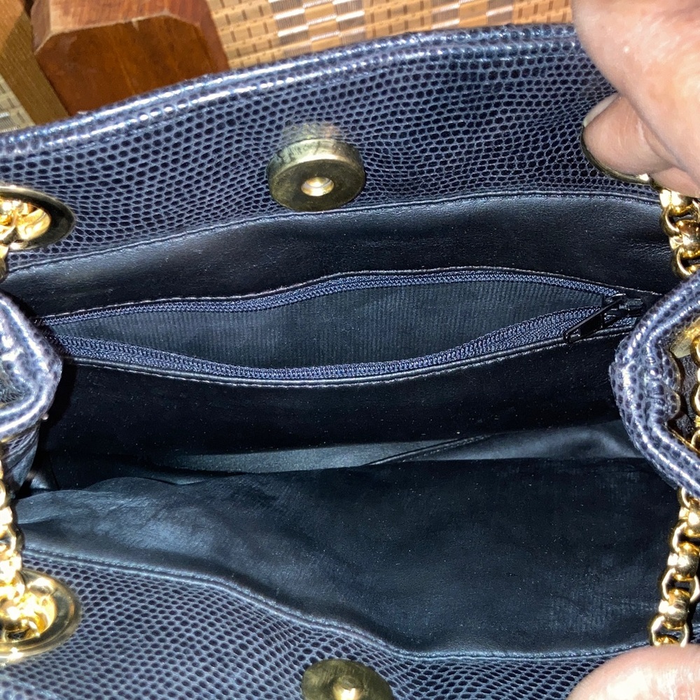 Vintage Black Quilted Shoulder Bag with Gold Chain Accents - Picture 10 of 11